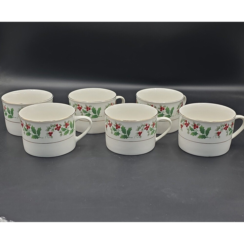 Gibson Christmas Charm Holly And Berry Cups Set of 6 Gold Trim 6 oz
